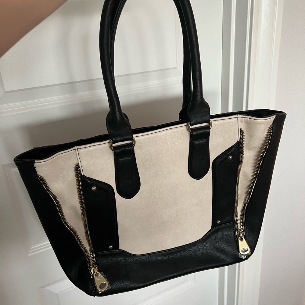 Purse - Picture 3 of 4